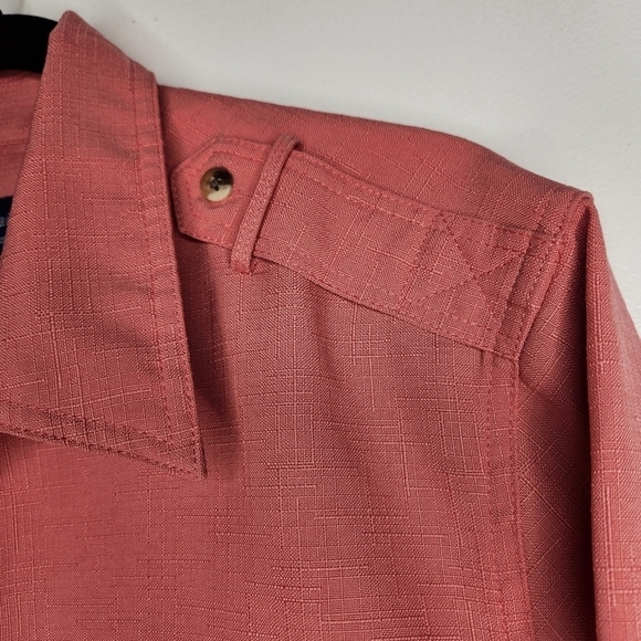 Vtg John Blair Mens M Long Sleeve Button Up Shoulder Strap Pleated Pockets Pink - Picture 5 of 10